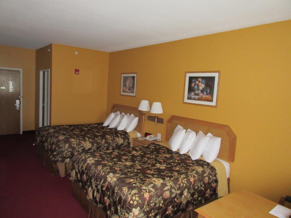 Parkfield Inn - Clinton Extérieur photo