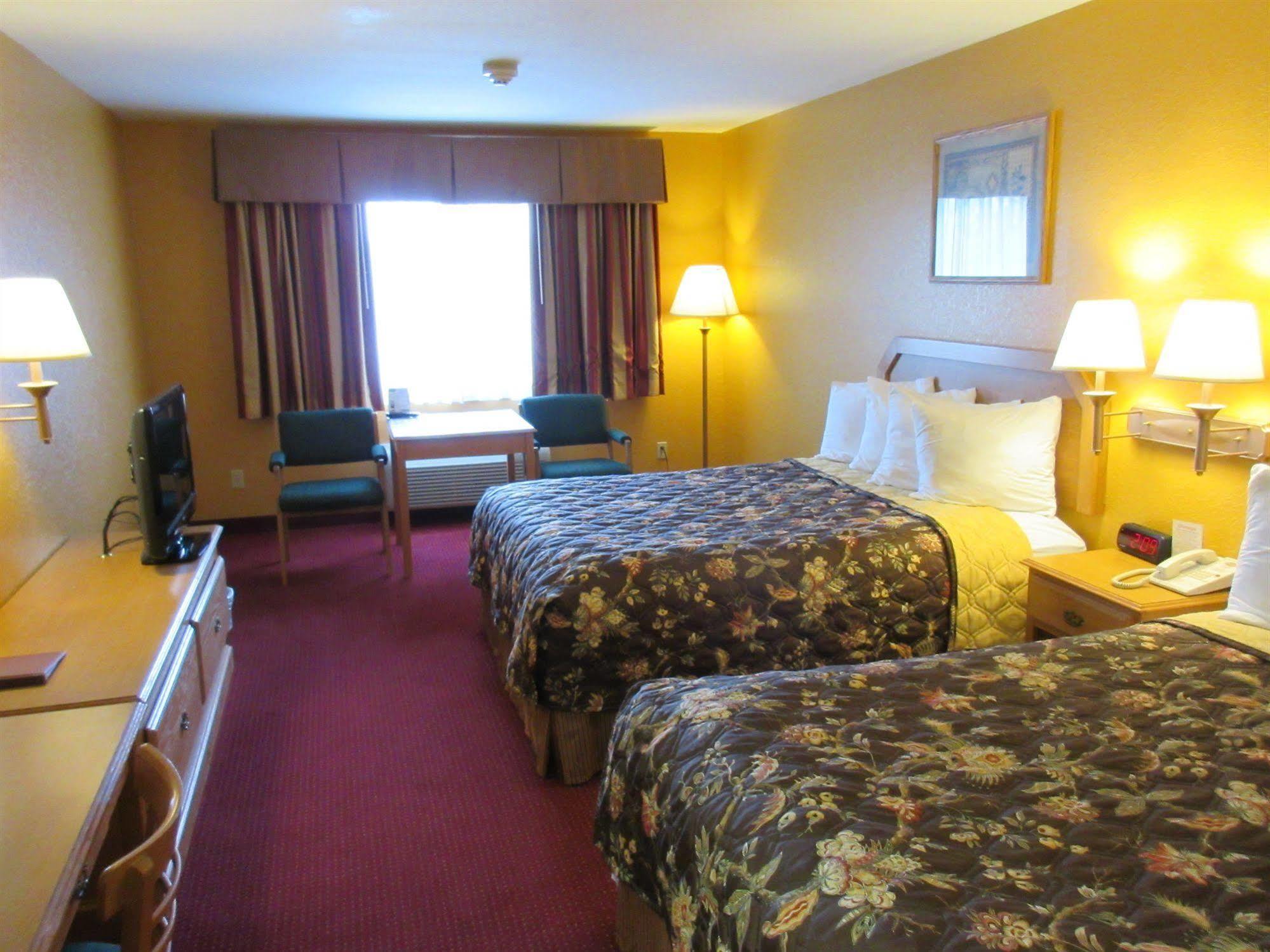 Parkfield Inn - Clinton Extérieur photo