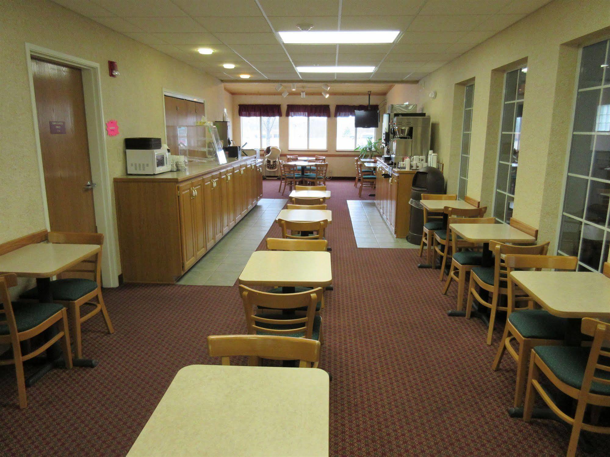 Parkfield Inn - Clinton Extérieur photo