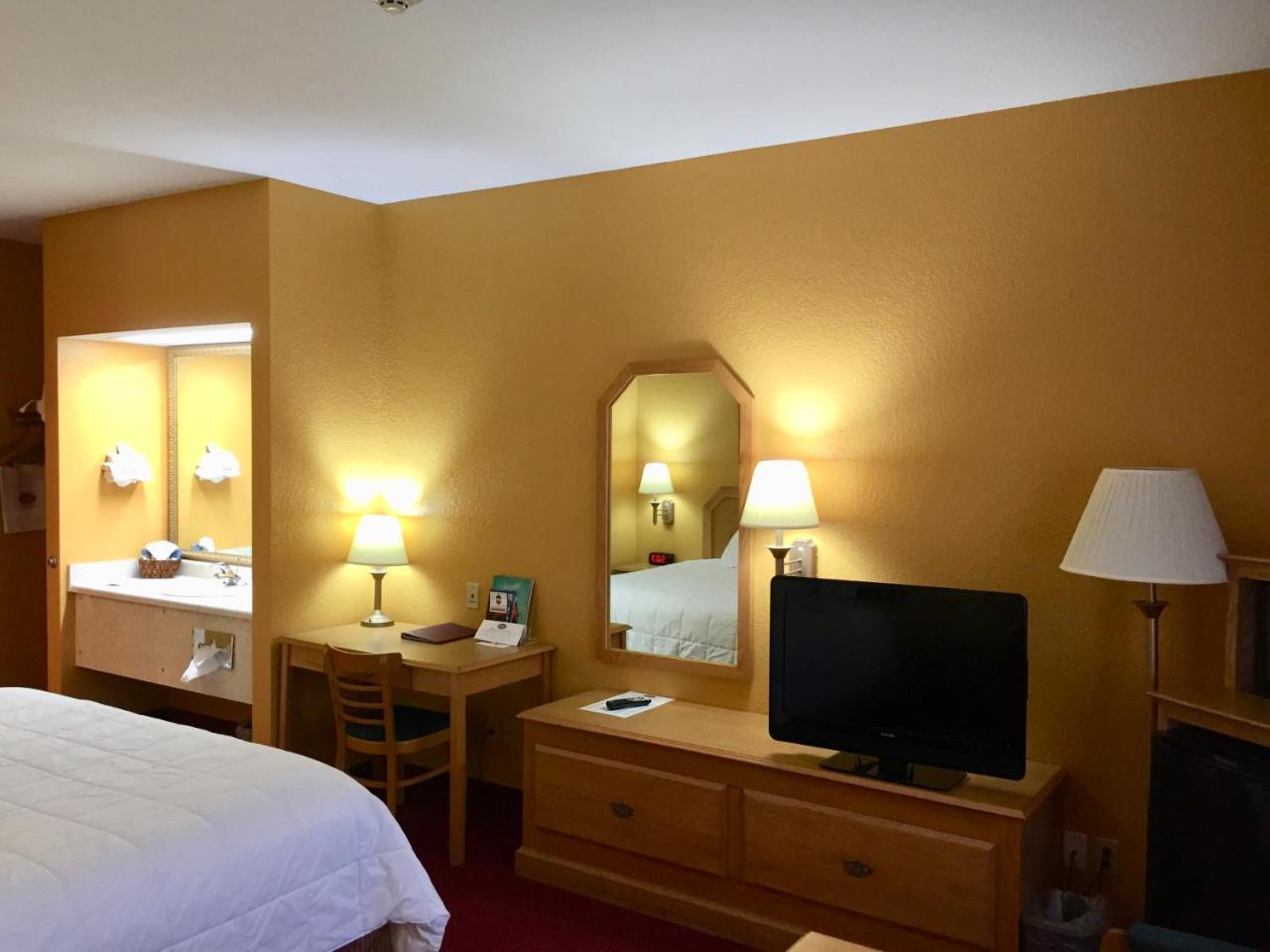 Parkfield Inn - Clinton Extérieur photo