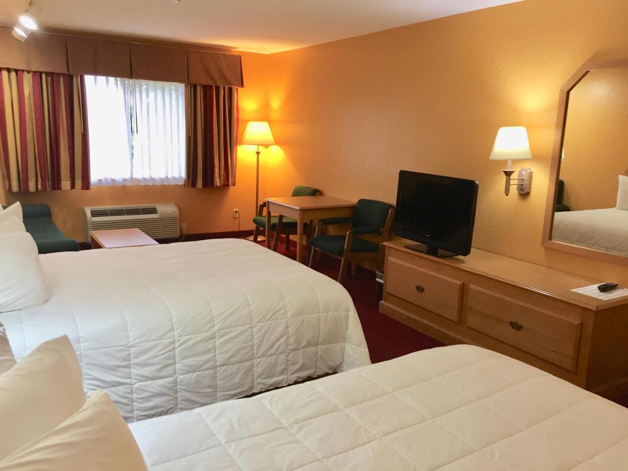Parkfield Inn - Clinton Extérieur photo
