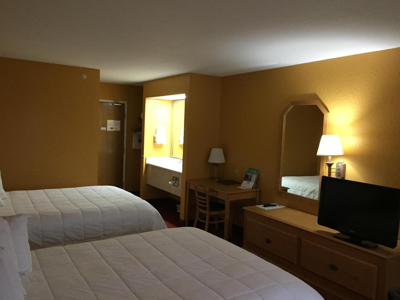Parkfield Inn - Clinton Extérieur photo