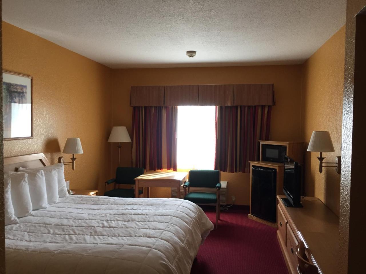 Parkfield Inn - Clinton Extérieur photo